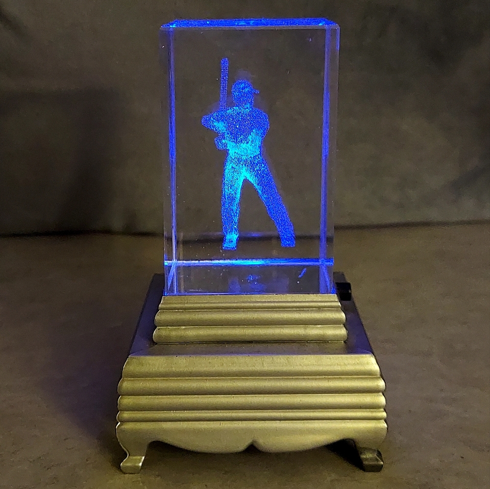 3D ETCHED BASEBALL PLAYER INSIDE SOLID GLASS CUBE ON COLOR CHANGING LIGHTED BASE